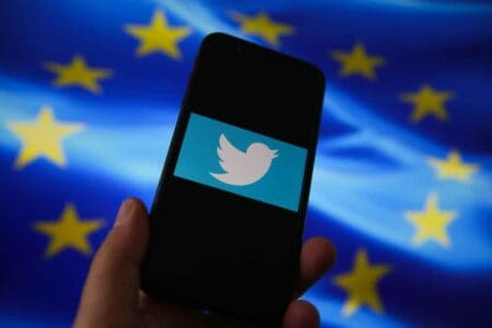 EU-commissaris bezoekt Silicon Valley als laatste waarschuwing