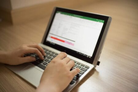 Spellingscheck en autocorrectie nu beschikbaar in Notepad