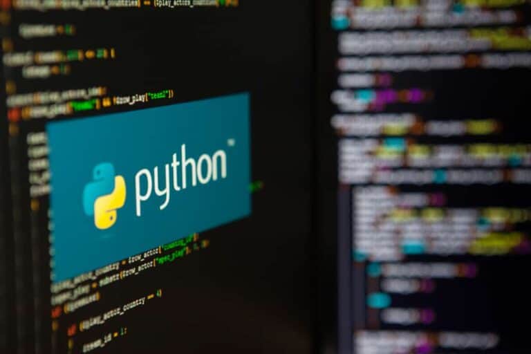 Python stoot JavaScript van de troon als meestgebruikte taal op GitHub