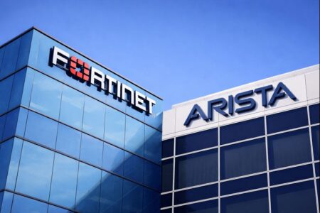 Fortinet en Arista combineren ‘best-of-breed’ networking en security voor AI-datacenters