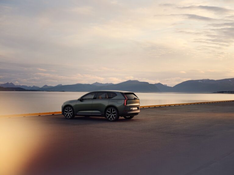 Volvo presenteert EX60 met eigen software-architectuur HuginCore