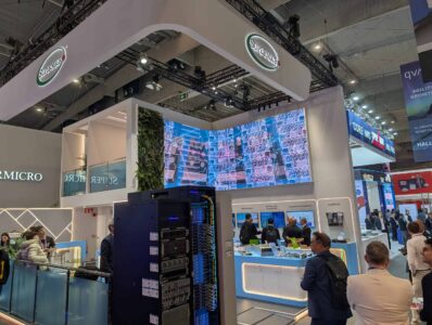 Supermicro-oprichter aangeklaagd voor smokkel AI-chips, aandeel onderuit